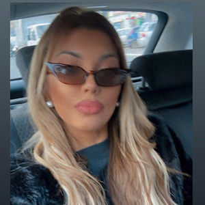 Meet your Posher, Maja